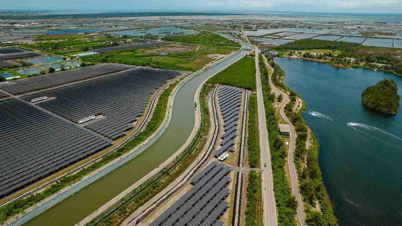 william威廉中文官网能源事业提供智慧能源管理、、、太阳能监控管理、、、、全方位电厂建置及运维解决方案，，并拥有管理超过6000案场的经验